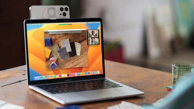 Imagen para el artículo titulado Ahora será posible usar el iPhone como cámara web de una Mac