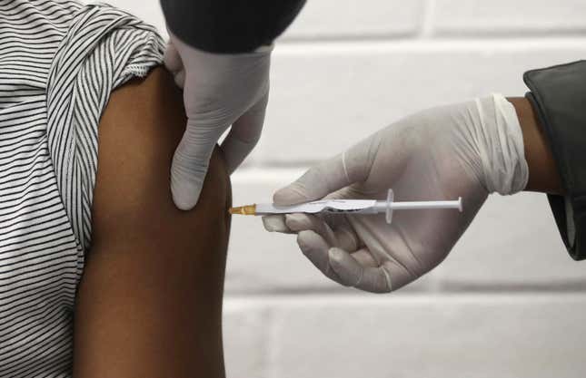 Image for article titled Distrust in Government, Knowledge of Past Medical Abuses Fuels Black Americans&#39; Aversion to Coronavirus Vaccine, Study Finds