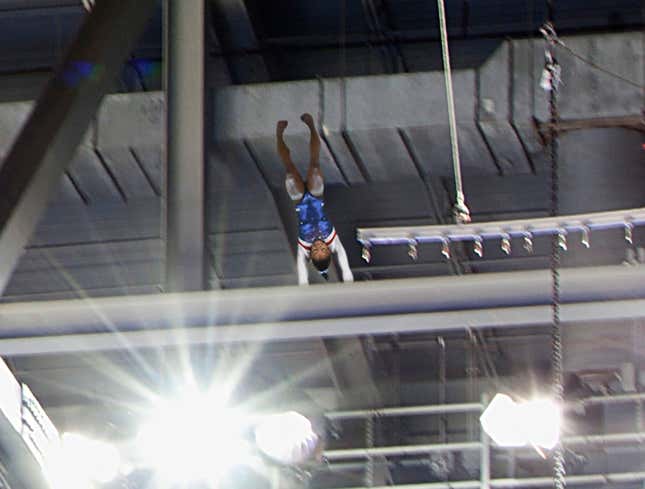 Image for article titled Simone Biles Wins Gold With Impeccable Ceiling Routine