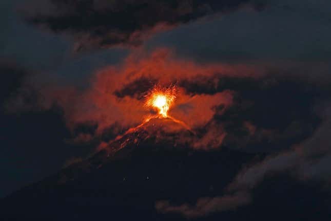 Image for article titled Guatemala’s deadly Volcan de Fuego is erupting again
