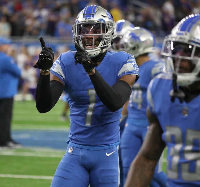 Detroit Lions cornerback Jeff Okudah (1) warms up before action against the Minnesota Vikings on Sunday, Dec. 11, 2022 at Ford Field.

Lionsminn 121122 Kd 390