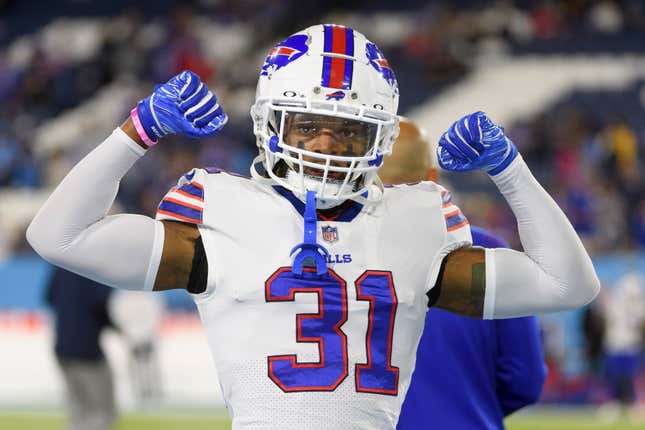 Damar Hamlin Makes Surprise Visit to Buffalo Bills Locker Room