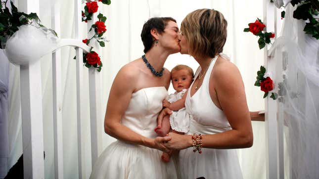 Image for article titled Iowa Republicans Want to Ban Gay Marriage