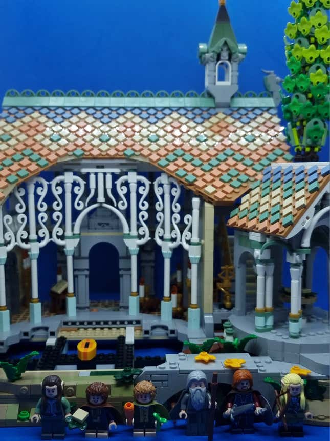 Image for article titled Lego's Huge Rivendell Set Is as Epic a Feat as the Lord of the Rings Movies