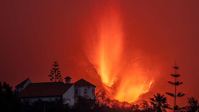  Lava flows from the Cumbre Vieja Volcano on October 9, 2021 in La Palma, Spain.