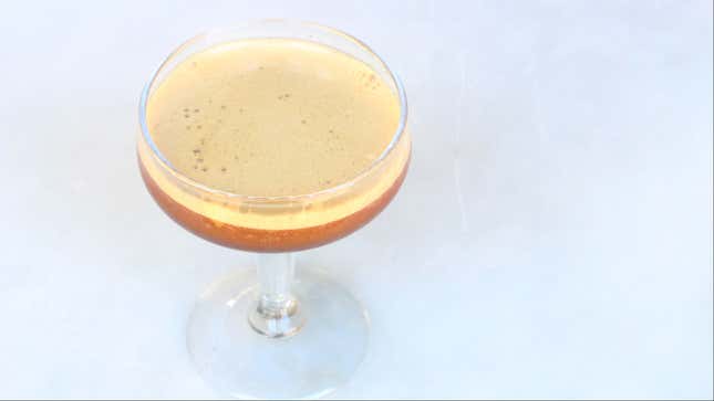 Image for article titled Make a Refreshing Two-Ingredient Cocktail With Lemonade and Punt e Mes