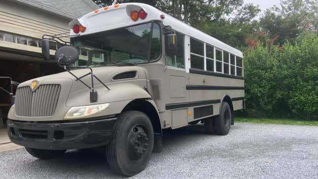 Image for article titled This Gorgeous School Bus RV Conversion Looks Nicer Than Some Houses, But Is It Worth $33,500?