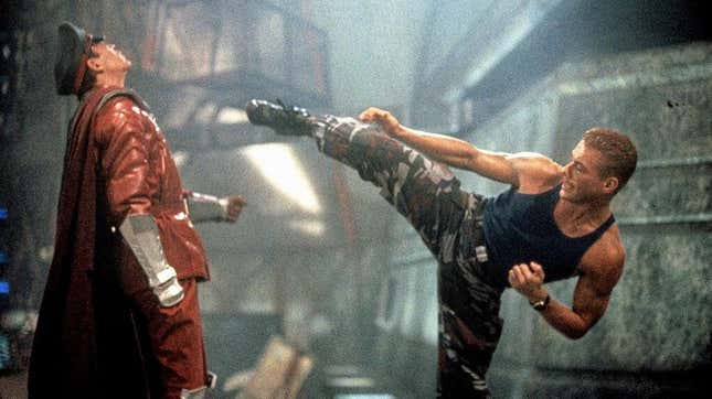 Jean Claude Van Damme enfrentándose a M. Bison en la película Street Fighter: La última batalla
