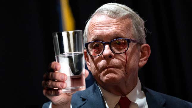 Image for article titled Ohio Officials Point At Glass Of Water To Assure East Palestine Residents It Safe To Look At