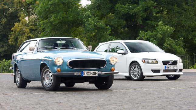 Image for article titled You Didn't Expect These Car Designs To Hold Up This Long
