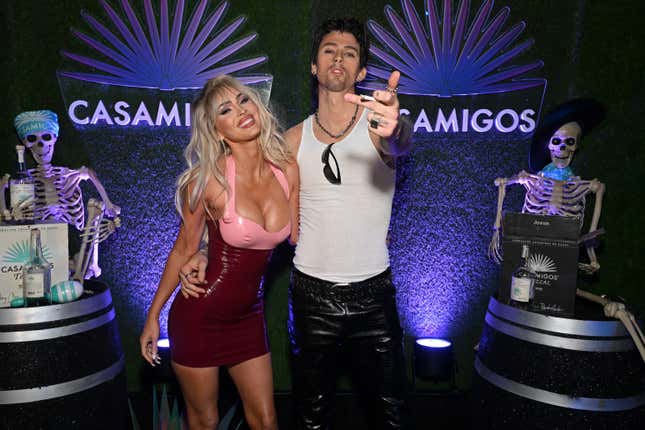 Image for article titled Celebrity Halloween Costumes 2022: So Much Money, So Little Imagination