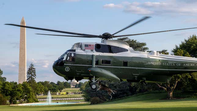 Image for article titled White House Officials Watch In Horror As Major Biden Pulls Marine One Straight Out Of Sky