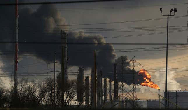Photo of Exxon Mobile refinery plant in Baytown, Texas