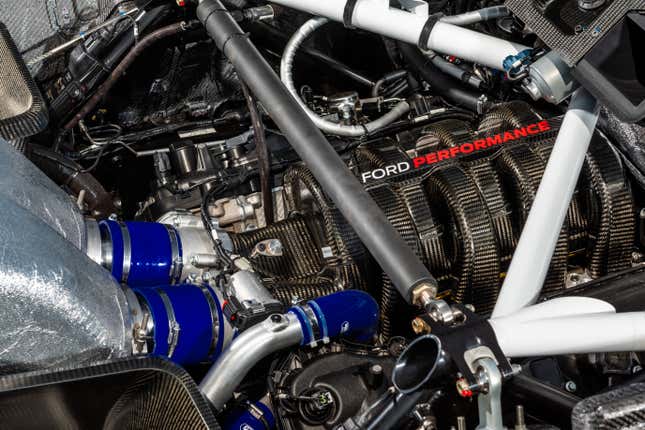 The 5.4-liter V8 engine of the Ford Mustang GT3