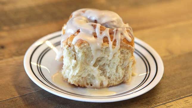 Image for article titled Beautiful Cinnamon Roll Too Good For This World, Too Pure