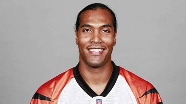 Image for article titled T.J. Houshmandzadeh Enjoys Ordering "The Houshmandzadeh" Just To See What Waiter Brings