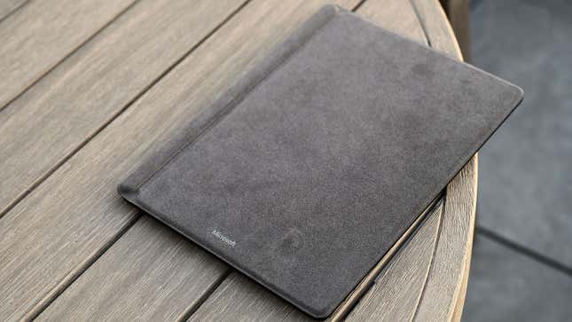 Como en los Surface anteriores, el stylus y el teclado son accesorios opcionales.
Foto: Sam Rutherford (Gizmodo)