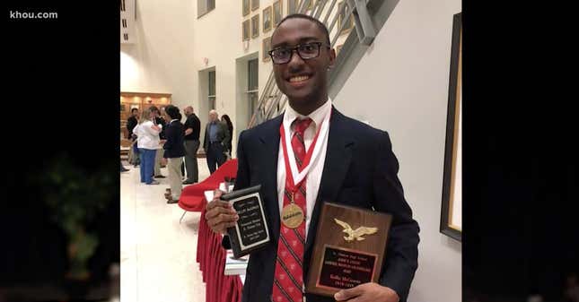 Image for article titled Houston High School Announces its First Ever Black Valedictorian: &#39;You Can Do Anything You Set Your Mind To&#39;