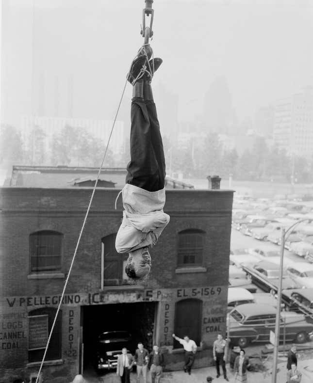 The Amazing Randi (1956). AP