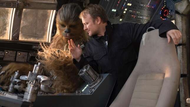Imagen para el artículo titulado El director de Star Wars: The Last Jedi dice que hacer caso a los fans puede ser un error