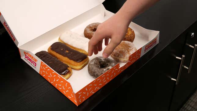 Image for article titled Frantic, Last-Second Study Finds Old-Fashioned Donut Better For You Than Bavarian Cream