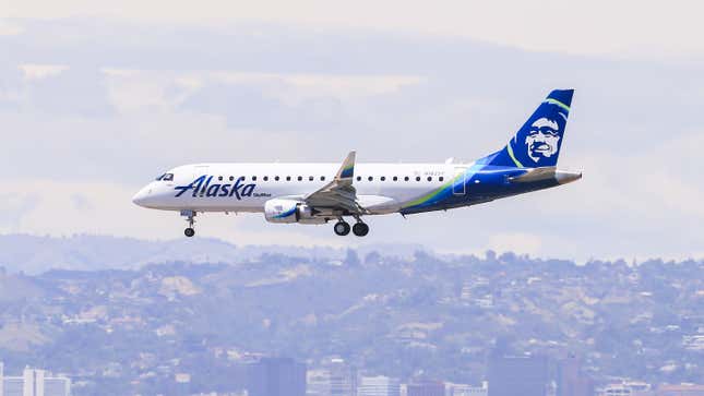 Image for article titled Alaska Airlines is Having a &#39;Buy One, Get One&#39; Sale For Flights Today
