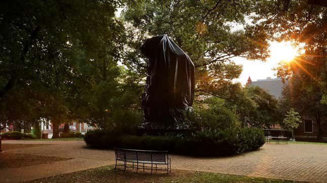 Image for article titled Judge Blocks Removal of Charlottesville Confederate Statues