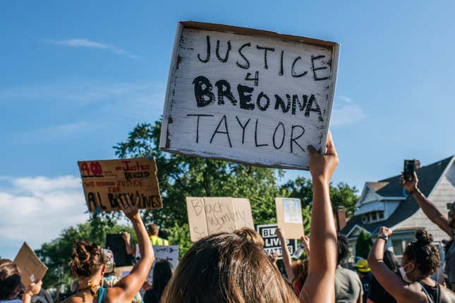 Image for article titled 1 Person Killed, Another Injured After Shooter Fires on Breonna Taylor Protest in Louisville