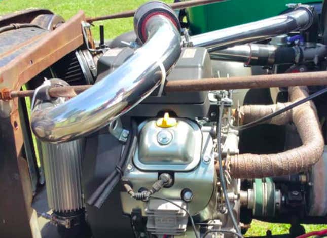 Image for article titled This Wrenching Genius Installed Lawnmower Engines Into His Military Jeeps