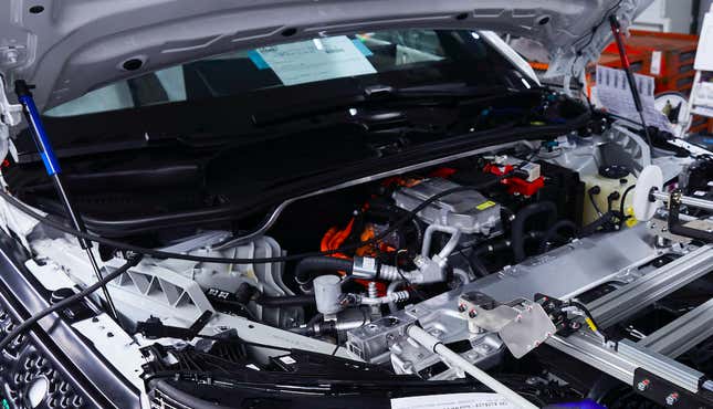 Image for article titled The BMW iX Is A 300-Mile Electric Flagship And A Huge Deal For BMW