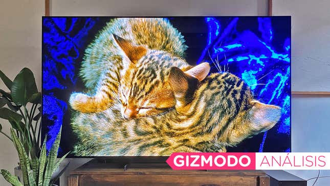 Imagen para el artículo titulado Este televisor OLED 8K de 20.000 dólares es tan bueno, que hasta casi puedo llegar a entender su precio
