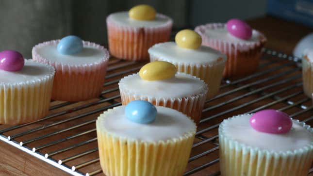 Once you’ve iced your cupcakes, chances are you’ll still have at least a cup of leftover icing.