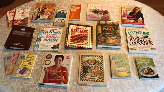 Image for article titled How to Host a Cookbook Swap Party