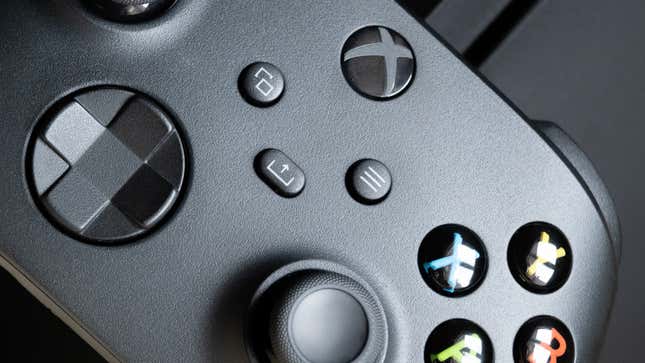 Image for article titled How to Swap an Xbox Controller From a Console to Your PC or Phone