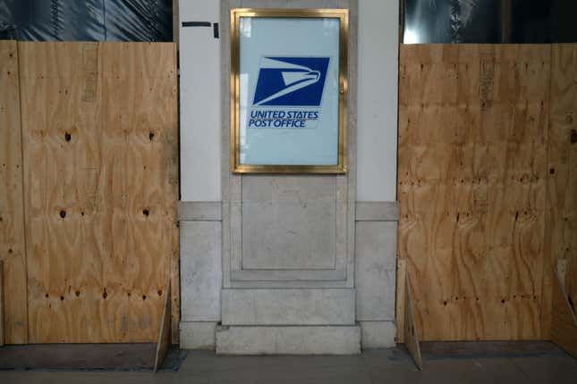 Image for article titled Democrats Call for Investigation into Changes at U.S. Postal Service Amid Latest Organizational Upheaval