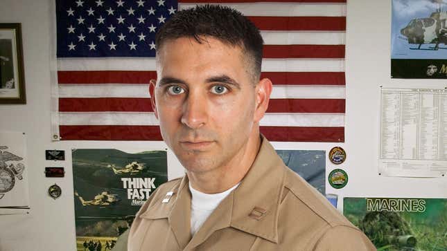 Image for article titled Military Recruiter Fondly Recalls When He Was Just A Naïve Kid Being Coaxed Into Making Binding 8-Year Commitment To Fill Quota