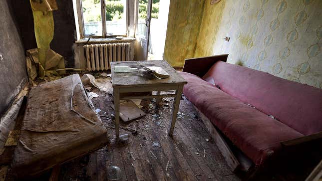 Image for article titled Meth Den Could Really Use Some Sprucing Up