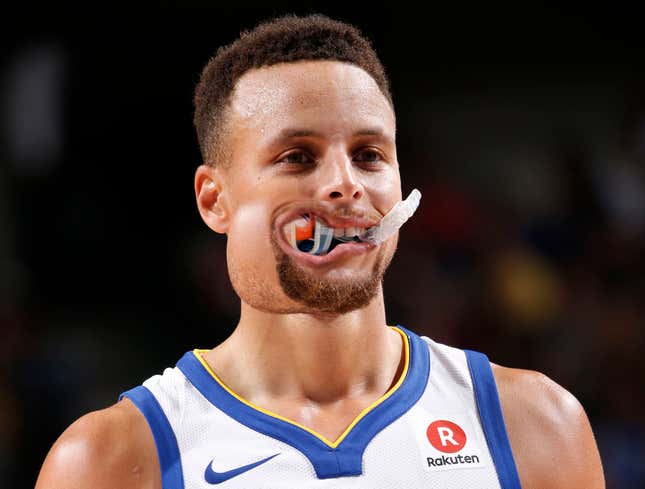 Image for article titled Steph Curry Loudly Chewing On Huge Wad Of Mouthguards