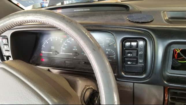 Image for article titled The Quirks That Make My European 250,000 Mile Diesel Manual Chrysler Minivan So Awesome