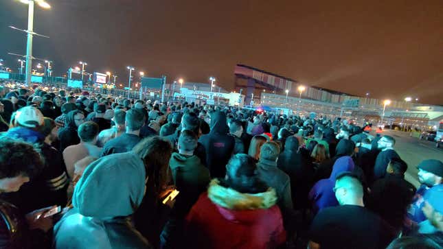 Image for article titled Transit Records Show How 12,000 WWE Fans Got Stranded After WrestleMania