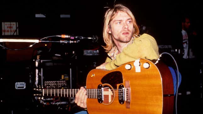 Image for article titled Kurt Cobain wrote a setlist on a pizza plate in 1990, and someone just made $22K off it