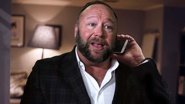 Image for article titled Alex Jones Struggling To Convince Skeptical Police After Witnessing Actual Murder In Neighbor’s Backyard