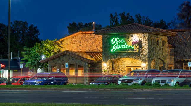 Image for article titled Another longtime restaurant critic considers the Olive Garden