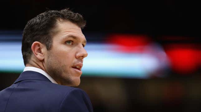Image for article titled Reports: Luke Walton Sued By Reporter Kelli Tennant For Sexual Assault