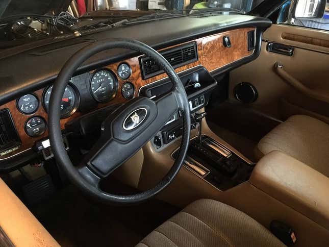 Image for article titled At $5,500, Would You Let This 1980 Jaguar XJ6 Series III Class Up the Joint?