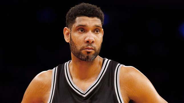 Image for article titled Tim Duncan Sternly Reminds Spurs About Maximum Occupancy Limit Of Locker Room