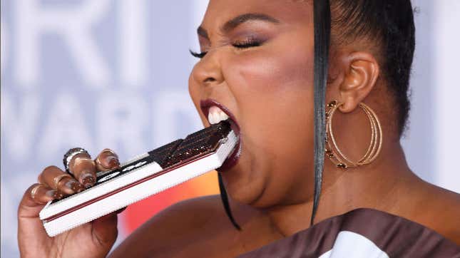 Image for article titled Lizzo’s Hershey dress is good as hell