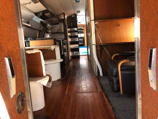 Image for article titled This Baffling Airplane RV Was Built By An Escaped Convict