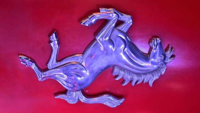 El nombre del SUV de Ferrari es tan ridículo que ha iniciado una pelea con una organización benéfica