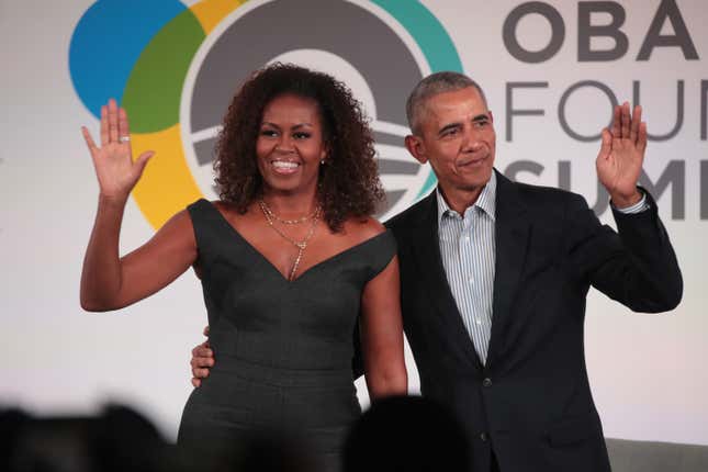  Former U.S. President Barack Obama and his wife Michelle close the Obama Foundation Summit together on October 29, 2019 in Chicago, Illinois.